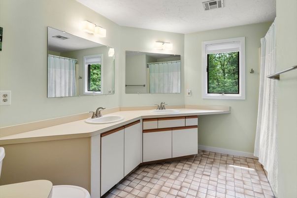 Bathroom, Dual Sink Vanities, Interior
