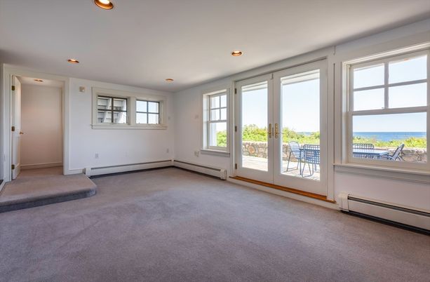 Empty room, Interior, Recessed Lighting, Water