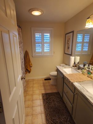 Bathroom, Dual Sink Vanities, Interior, Recessed Lighting