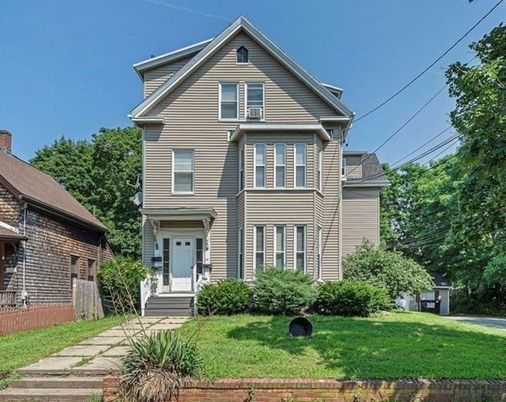 Exterior, Facade, Brick Facade, Queen Anne Victorian