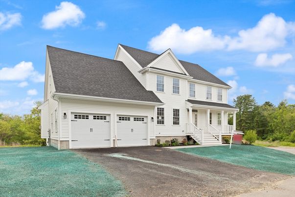 Attached, Exterior, Facade, Farmhouse