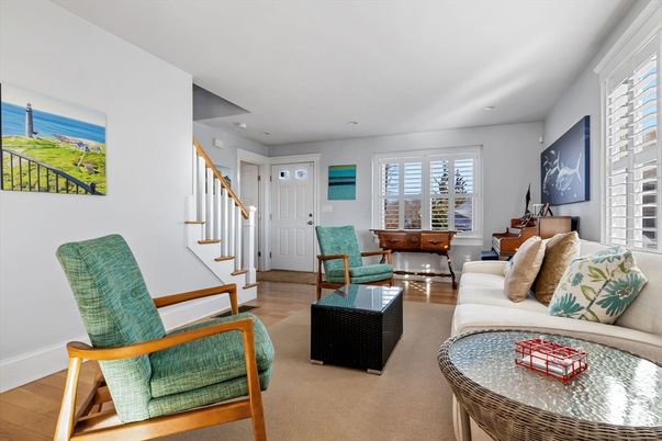 Interior, Living room, Recessed Lighting, Water, Wood Texture Flooring