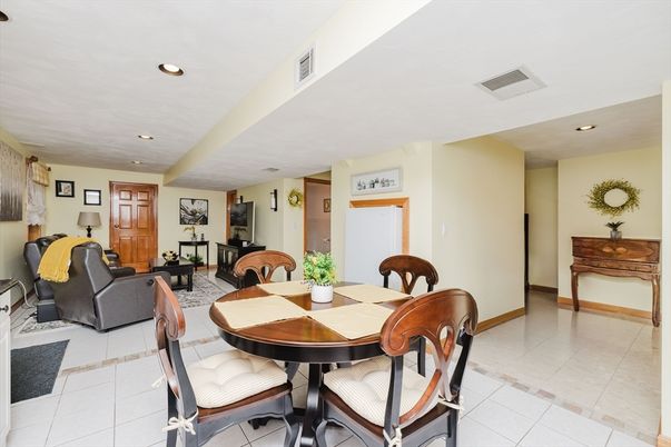 Dining room, Interior, Living room, Recessed Lighting