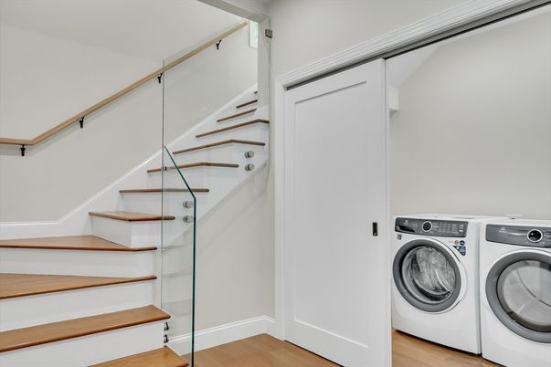 Interior, Washer, Wood Texture Flooring