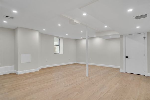 Empty room, Interior, Recessed Lighting, Wood Texture Flooring