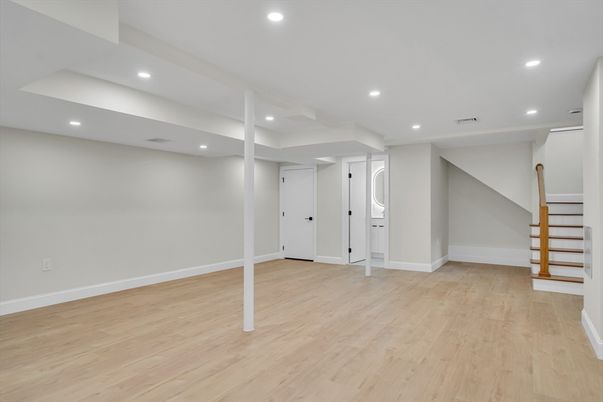 Empty room, Interior, Recessed Lighting, Wood Texture Flooring