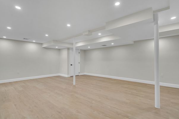 Empty room, Interior, Recessed Lighting, Wood Texture Flooring
