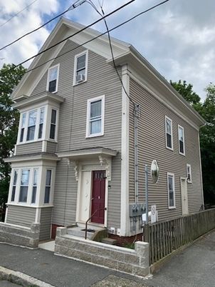 Exterior, Facade, Queen Anne Victorian