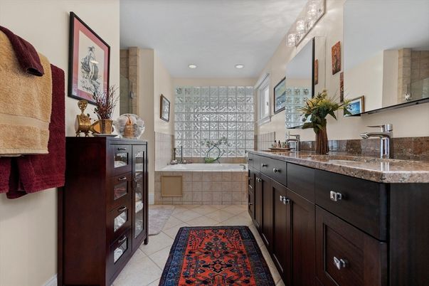 Bathroom, Dual Sink Vanities, Interior, Recessed Lighting
