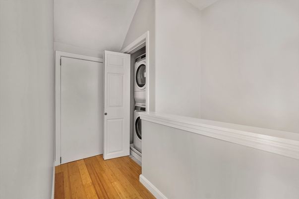 Interior, Utility Closets, Washer, Wood Texture Flooring