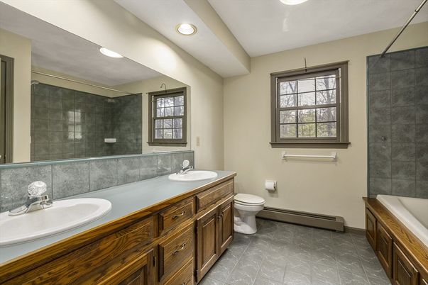 Bathroom, Dual Sink Vanities, Interior, Recessed Lighting