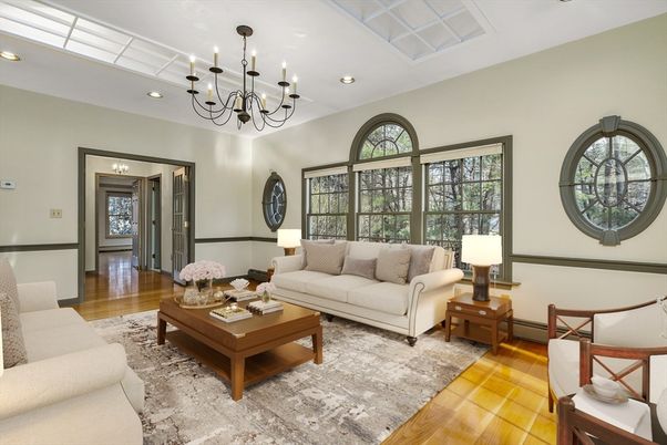 Chandelier, Interior, Living room, Recessed Lighting, Wood Texture Flooring