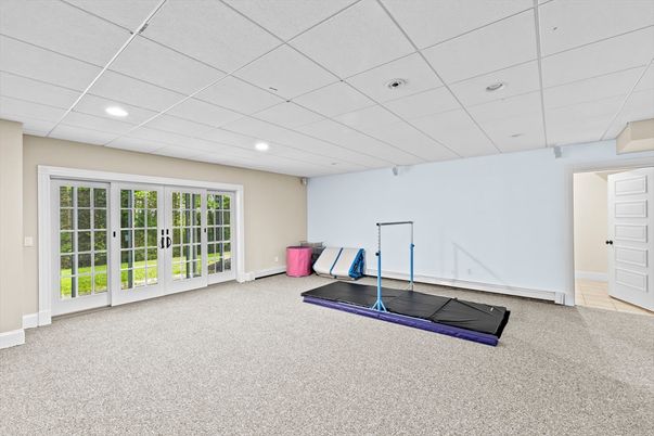 Empty room, Fitness Equipment, Interior, Recessed Lighting