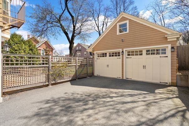 Detached Garage, Exterior