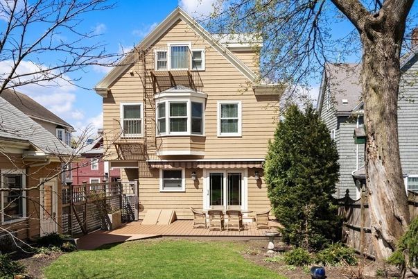 Exterior, Facade, Queen Anne Victorian