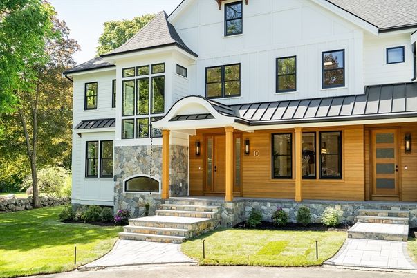 Exterior, Facade, Farmhouse