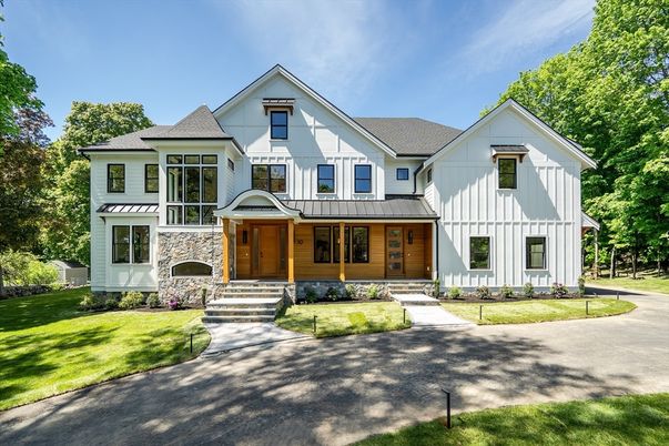 Exterior, Facade, Farmhouse