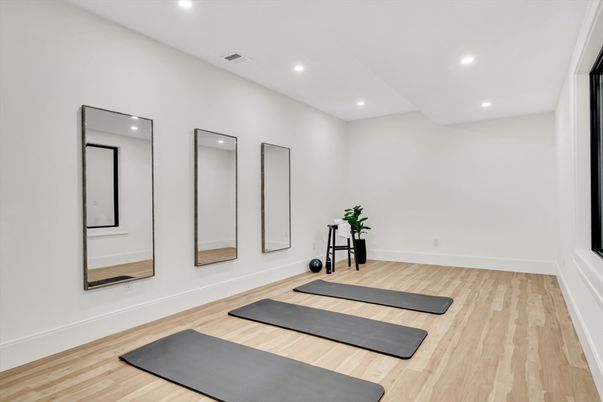 Interior, Recessed Lighting, Wood Texture Flooring