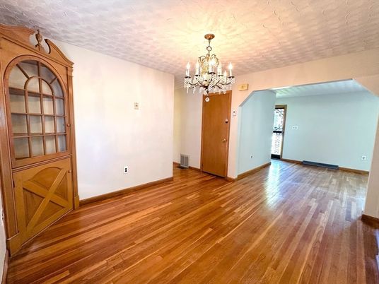 Chandelier, Empty room, Interior, Wood Texture Flooring
