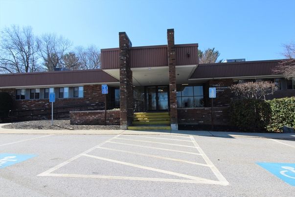 Exterior, Facade, Brick Facade, Ranch