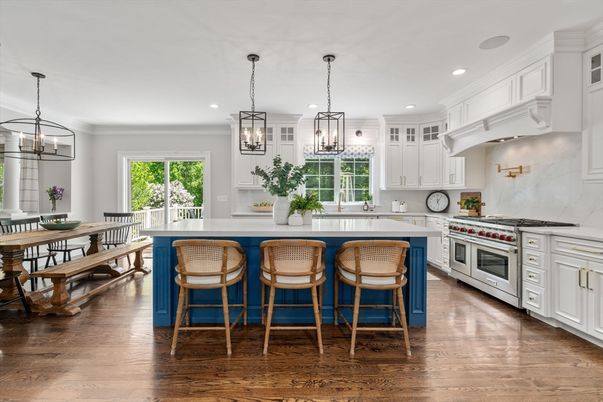 Dining room, Interior, Kitchen, Marble Walls, Pendant Lights, Recessed Lighting, Stainless Steel Appliances, Wood Texture Flooring