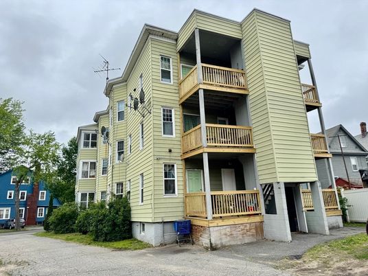Backyard, Exterior, Facade, Rowhouse