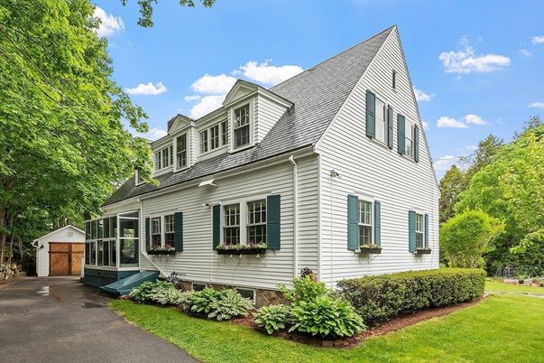Backyard, Exterior, Facade, Cape Cod