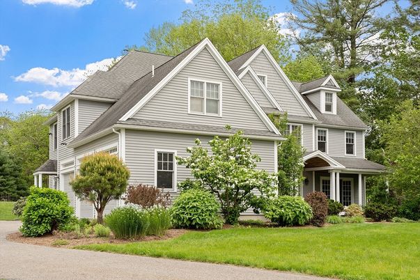 Attached, Exterior, Facade, Farmhouse
