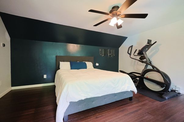 Bedroom, Fitness Equipment, Interior, Wood Texture Flooring