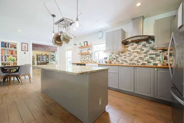 Dining room, Interior, Kitchen, Pendant Lights, Recessed Lighting, Wood Texture Flooring