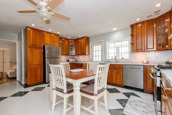 Dining room, Interior, Kitchen, Recessed Lighting