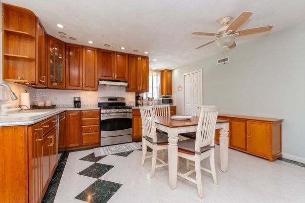 Dining room, Interior, Kitchen, Recessed Lighting, Stainless Steel Appliances