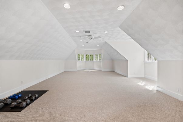 Empty room, Fitness Equipment, Interior, Recessed Lighting