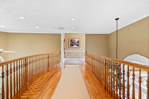 Interior, Pendant Lights, Recessed Lighting, Wood Texture Flooring