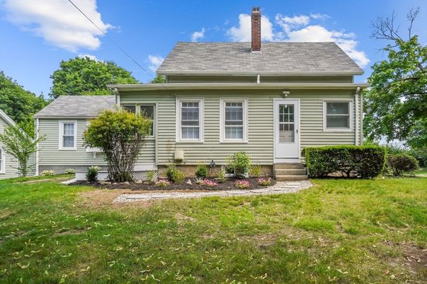Backyard, Exterior, Facade, Cape Cod