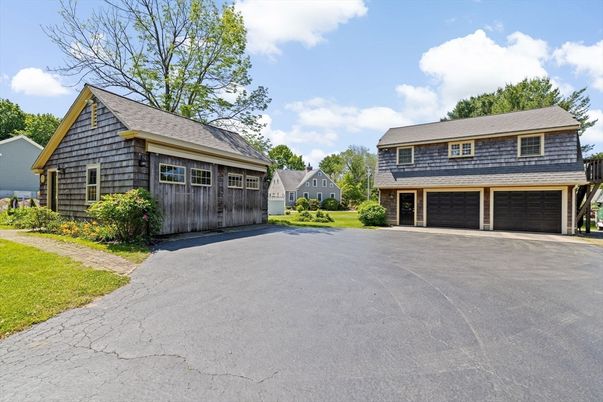 Attached, Exterior, Facade, Cape Cod