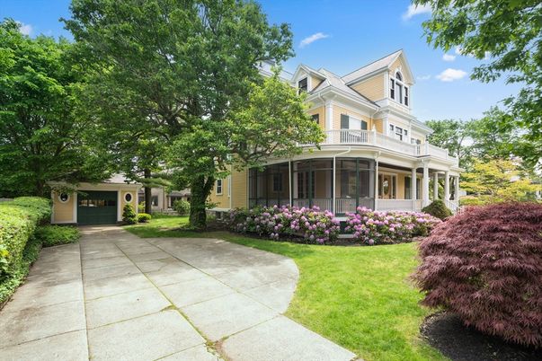 Backyard, Exterior, Facade, Queen Anne Victorian