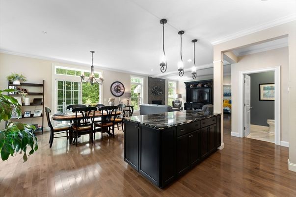 Chandelier, Dining room, Interior, Kitchen, Pendant Lights, Recessed Lighting, Wood Texture Flooring