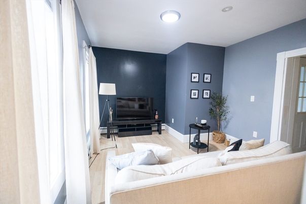 Interior, Living room, Recessed Lighting, Wood Texture Flooring