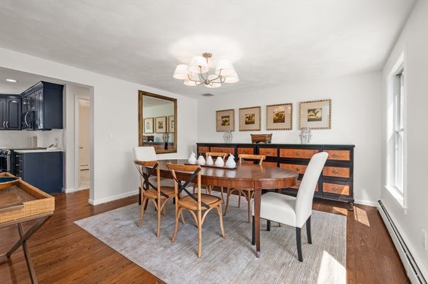 Chandelier, Dining room, Interior, Recessed Lighting, Wood Texture Flooring
