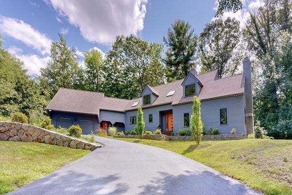 Backyard, Exterior, Facade, Cape Cod