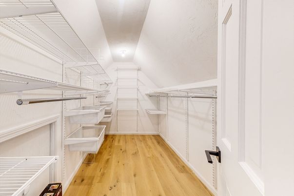 Interior, Walk-in Closets, Wood Texture Flooring