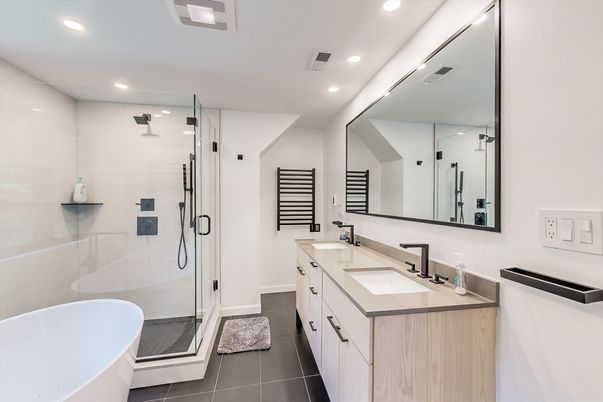 Bathroom, Dual Sink Vanities, Free Standing Baths, Glass Shower, Interior, Recessed Lighting