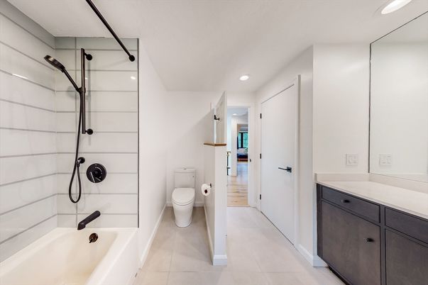 Bathroom, Interior, Recessed Lighting
