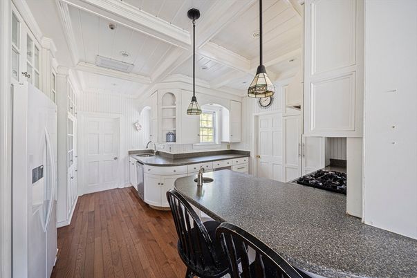 Interior, Kitchen, Pendant Lights, Wood Texture Flooring