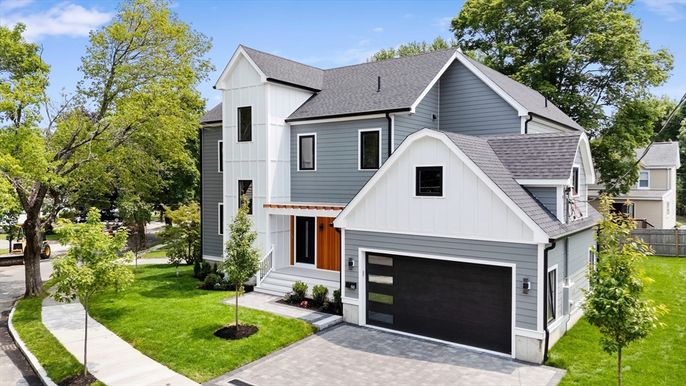 Attached, Exterior, Facade, Farmhouse