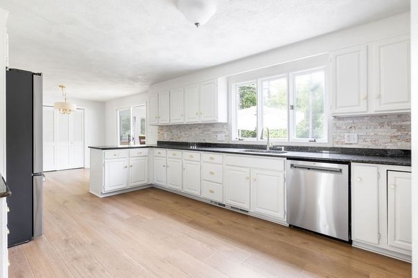 Interior, Kitchen, Pendant Lights, Wood Texture Flooring