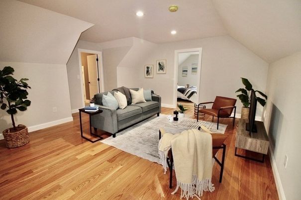 Interior, Living room, Recessed Lighting, Wood Texture Flooring