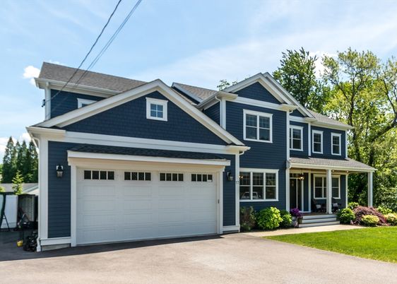 Attached, Exterior, Facade, American Craftsman