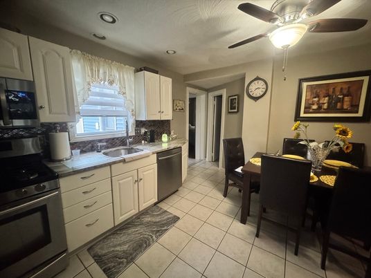 Dining room, Interior, Kitchen, Recessed Lighting, Stainless Steel Appliances